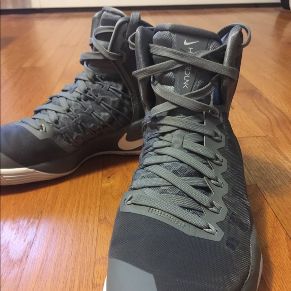 Women’s Nike Hyper-dunk Basketball Shoes - Picture 3 of 6